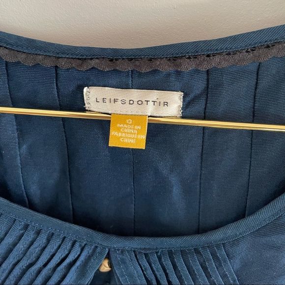 Anthropologie Leifsdottir Cap Sleeve Silk/Wool Blend Blouse || SZ 0 || Navy - Picture 7 of 8